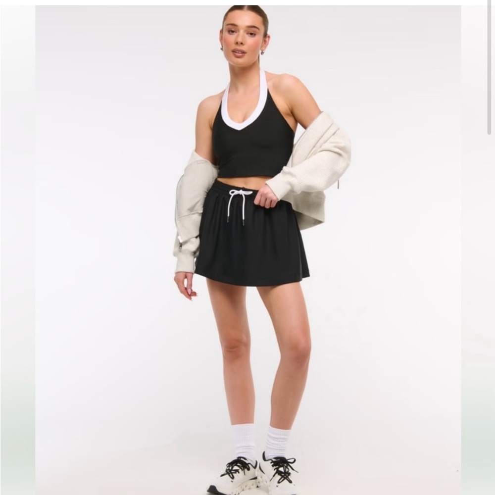 YPB SculptLUX Black Skort - Picture 2 of 7